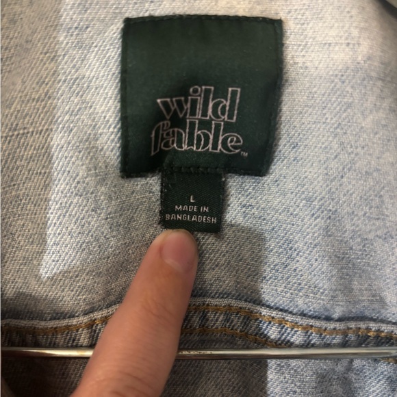 Wild Fable light wash denim Jean Jacket Size L - Picture 4 of 4